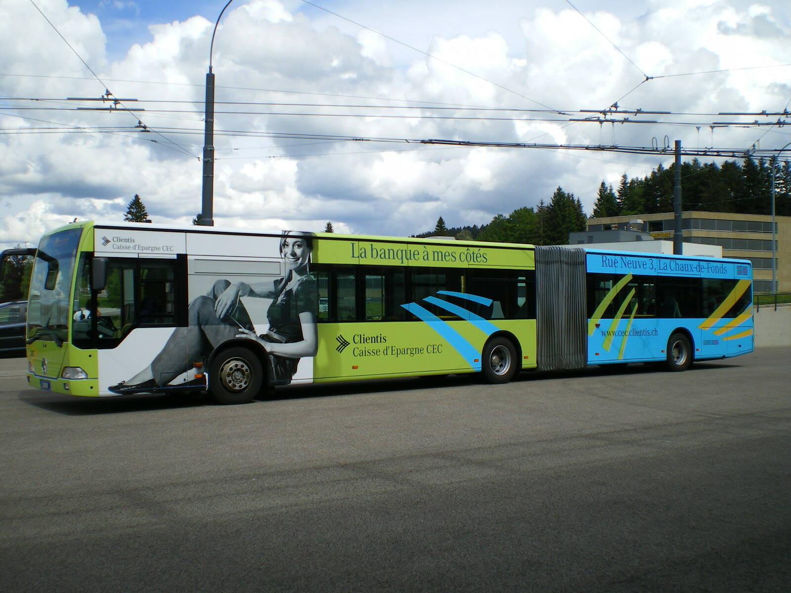 Buswerbung.jpg Buswerbung.jpg