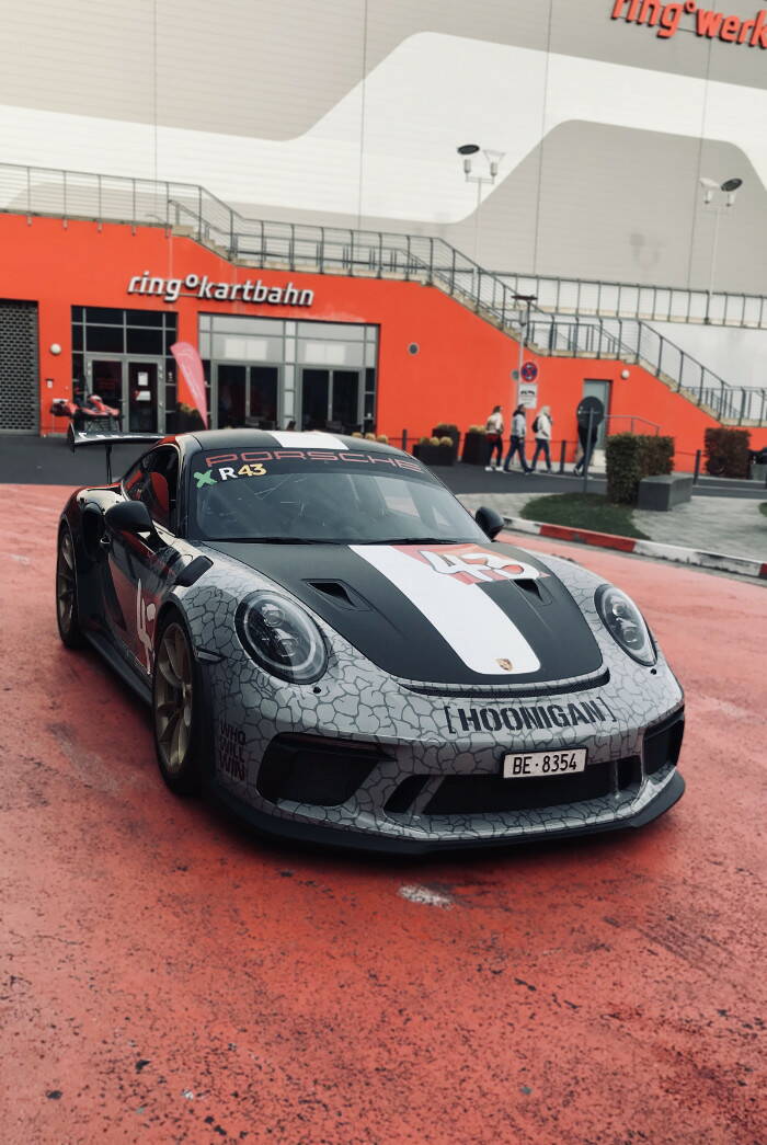 Porsche.jpg Porsche.jpg